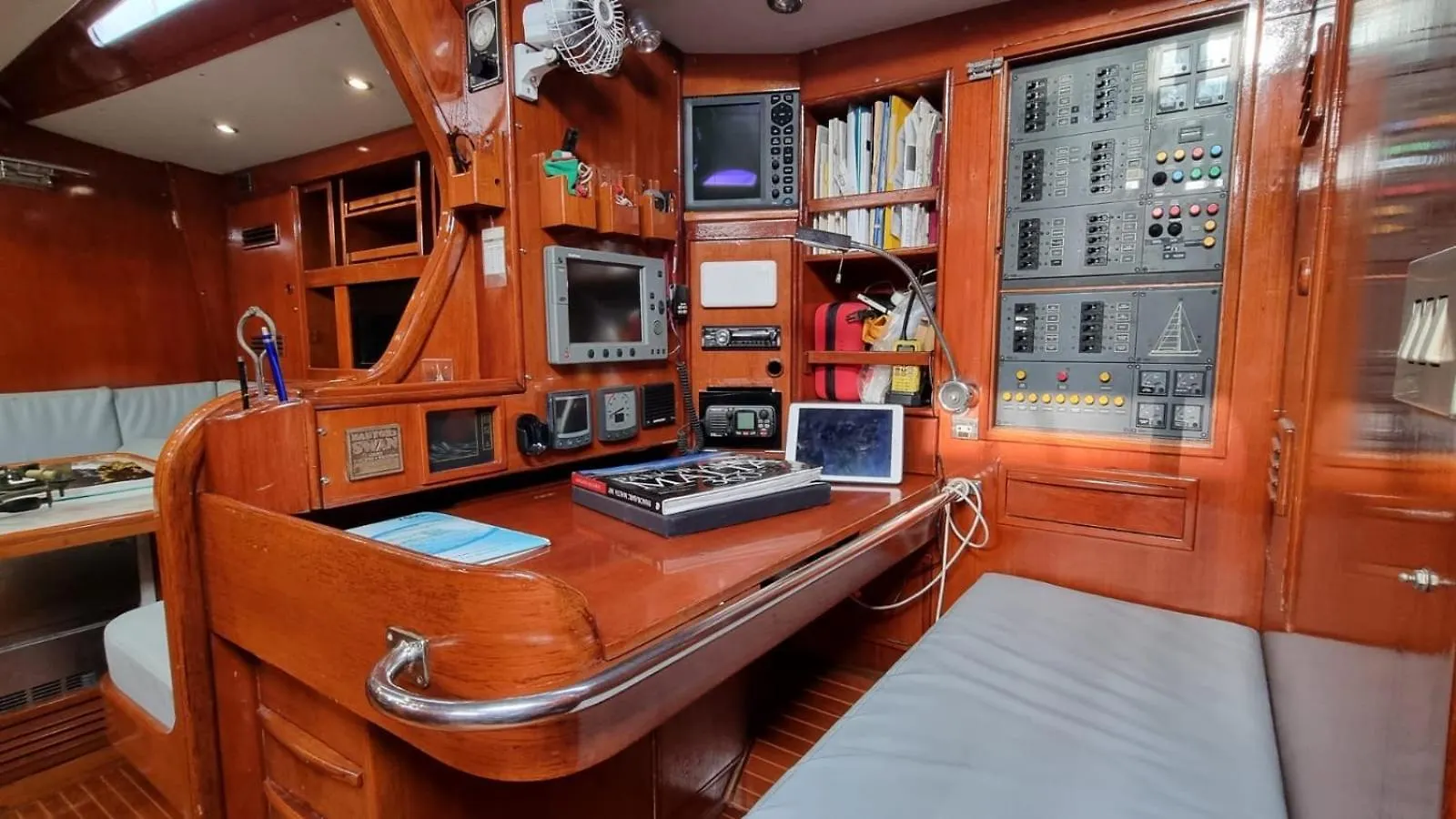 !Perfect Sailboat To Relax At The Port Forum! Barcelona Båthotell